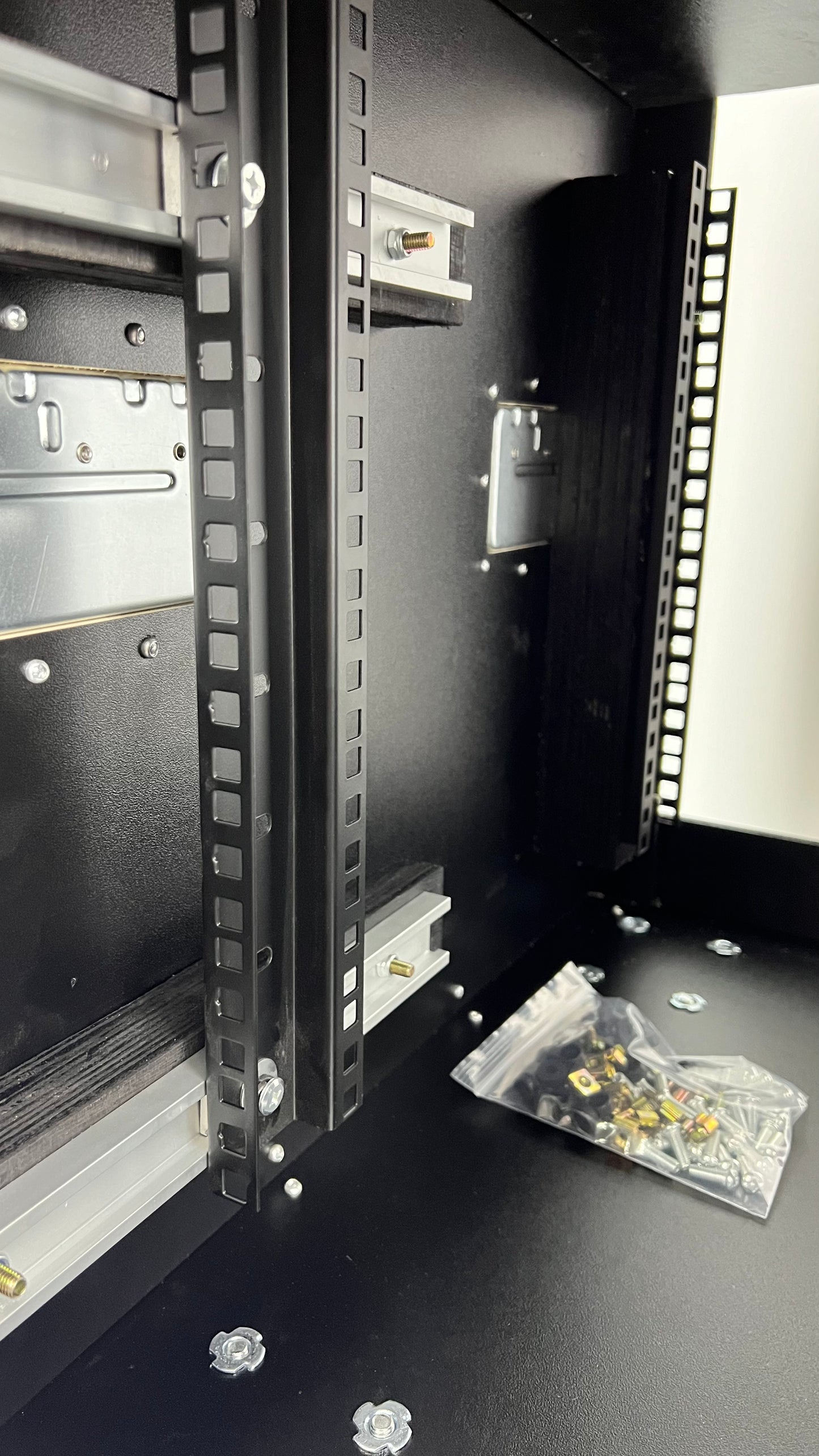 8U Shockproof Rack